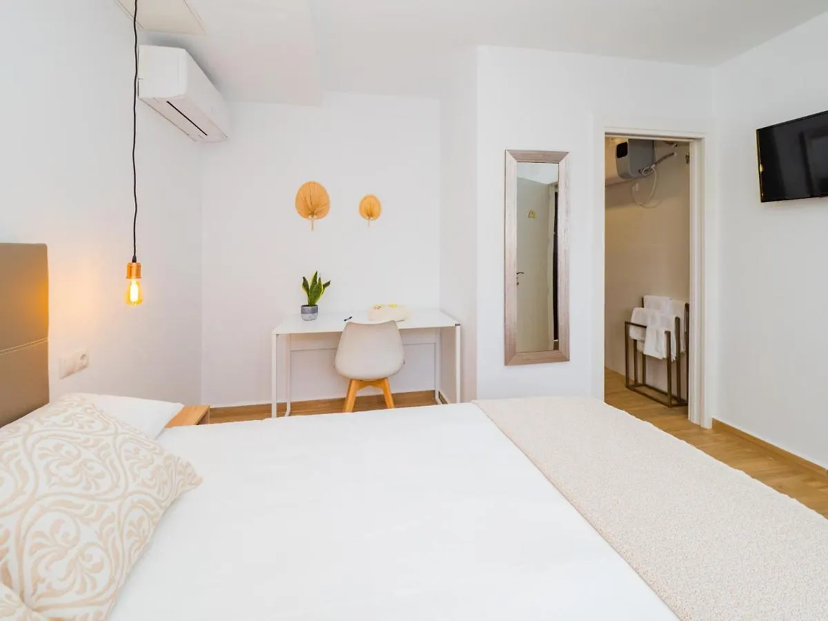 Cubo'S Hostal William'S Sunny 1 With Breakfast Torre de Benagalbon Pensionat